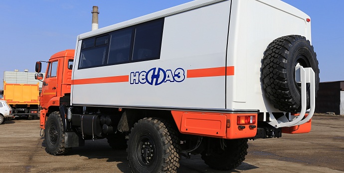 Вахтовый автобус НЕФАЗ – 42111М (с полками)
