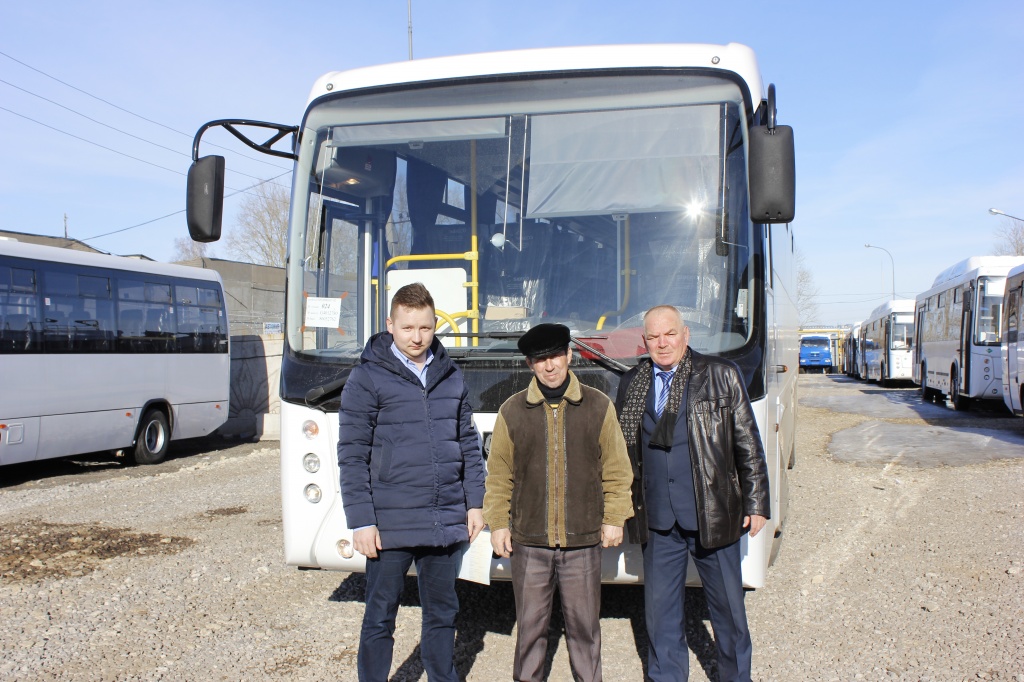 Автобус театральная глобус. РАРИТЭК Набережные Челны автобус.