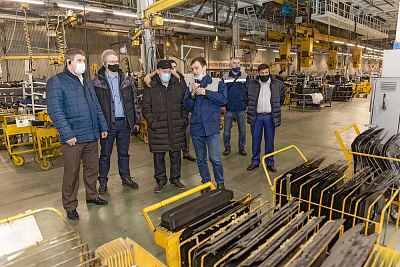 Автозавод «Урал» посетила делегация Магнитогорского металлургического комбината